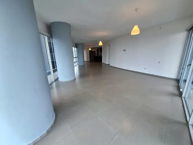2-Zimmer-Wohnung im Yacht Club Tower, Avenida Balboa — 2