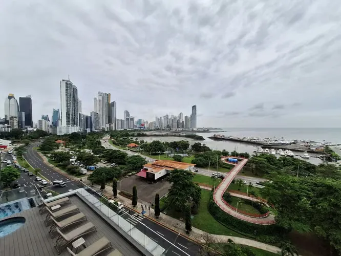 2-Zimmer-Wohnung im Yacht Club Tower, Avenida Balboa — 3