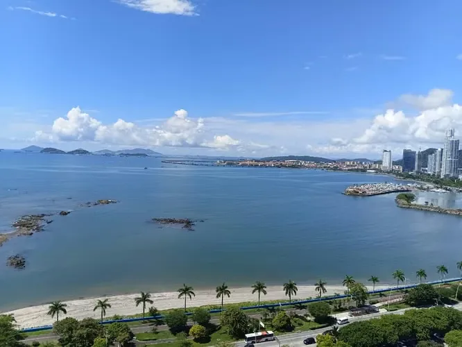 Apartamento mobiliado com 2 quartos no Grand Bay Tower, Avenida Balboa — 2