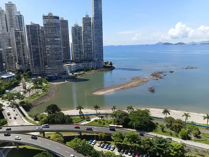 Apartamento mobiliado com 2 quartos no Grand Bay Tower, Avenida Balboa — 3
