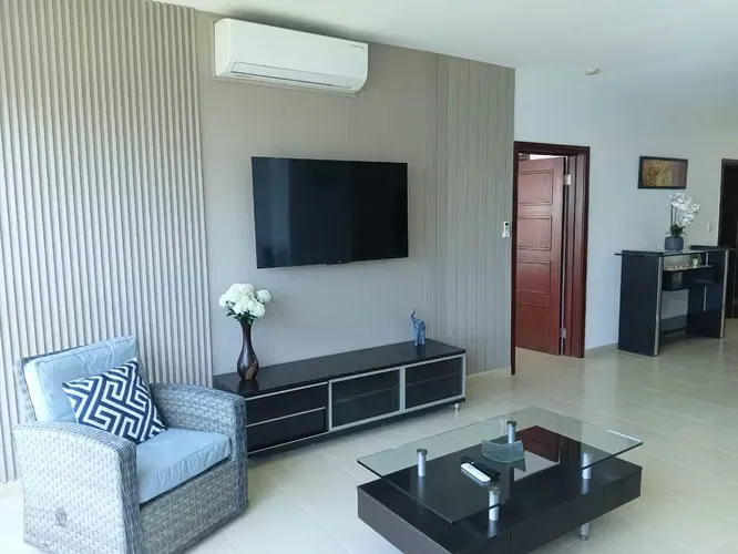 Apartamento mobiliado com 2 quartos no Grand Bay Tower, Avenida Balboa — 4
