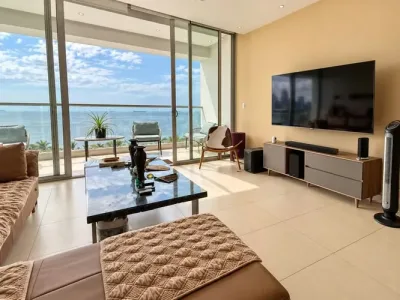 Apartamento de 150 m² en avenida balboa con 2 recámaras, 2 baños y balcón con vista al mar. incl