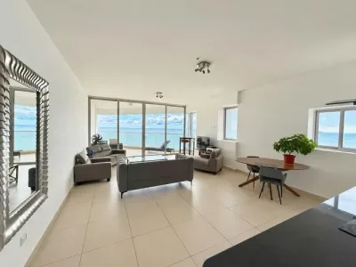 1-zimmer-wohnung mit 2 bädern im ph rivage, avenida balboa. verfügt über eine terrasse, eine wasc