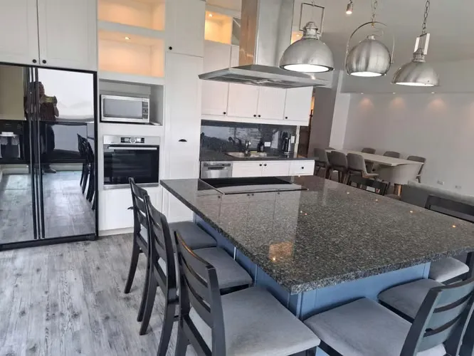 Apartamento mobiliado com 2 quartos no Bayfront Tower, Avenida Balboa — 4