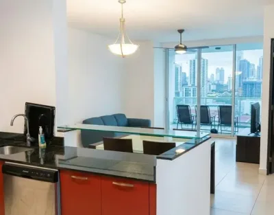 96 m² apartment on avenida balboa with balcony and sea view. it features 1 bedroom, 1.5 bathrooms, 
