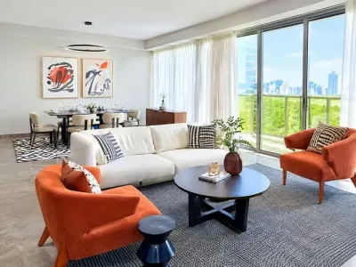 Apartamento amoblado de 1 recámara y 1 baño en avenida balboa, con balcón y vista al mar. cuenta con