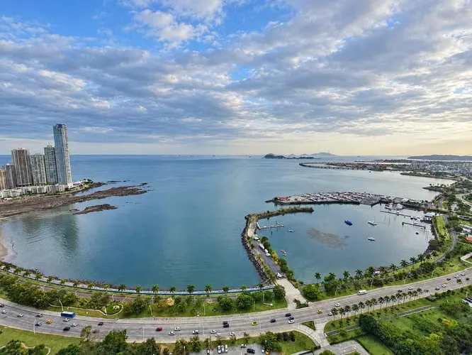 Furnished 1 Bedroom Apartment on Avenida Balboa — 3