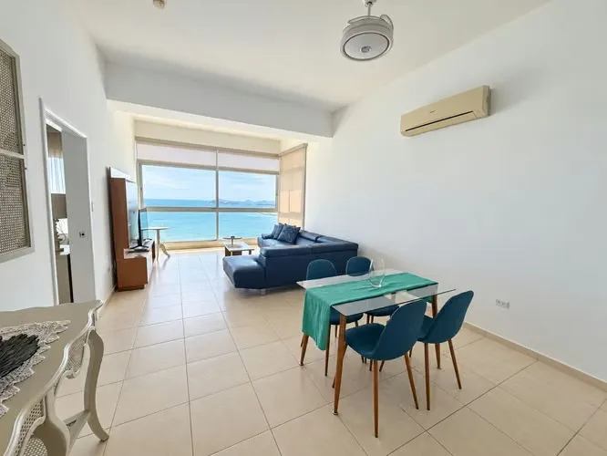 Furnished 1 Bedroom Apartment on Avenida Balboa — 4