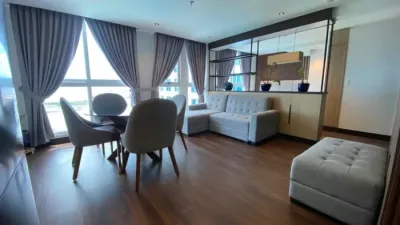 Apartamento amoblado de 1 recámara y 2 baños en avenida balboa, con vistas a la cinta costera. inclu