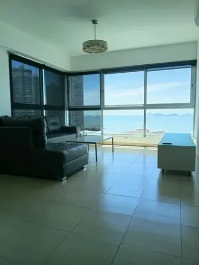 2-zimmer, 2-badezimmer-wohnung in grand bay tower, avenida balboa, gegenüber der cinta costera. es v