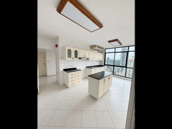 Apartamento 3 recámaras en Torres Miramar, Avenida Balboa — 4