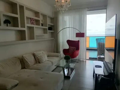 Appartement meublé de 110 m² sur l'avenida balboa avec vue sur la mer. il comprend 2 chambres, 2 sal