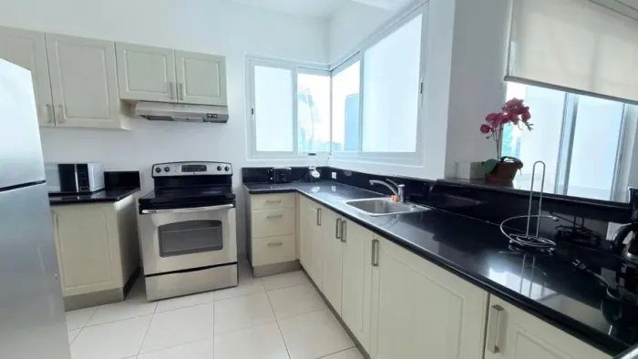 Apartamento amoblado 2 recámaras en Avenida Balboa — 5