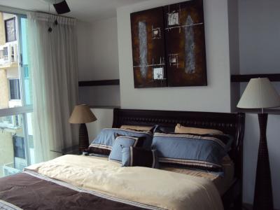 Fully furnished apartment one block from the cinta costera 2 bedrooms 2 bathrooms living room,
