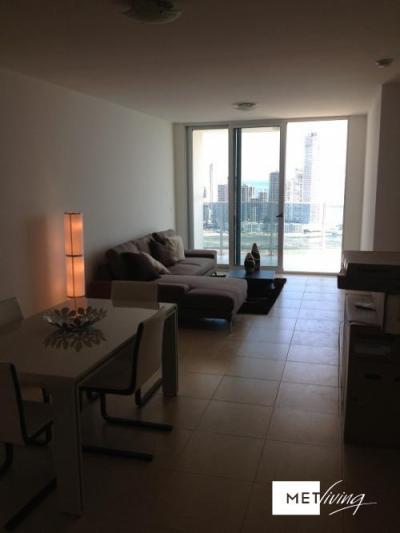 Apartamento en avenida blaboa, cuenta con hermosas vistas, cuenta con muebles completos. el edificio