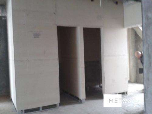 Alquilo oficina  ave. balboa bicsa tower 200mts - id 5242