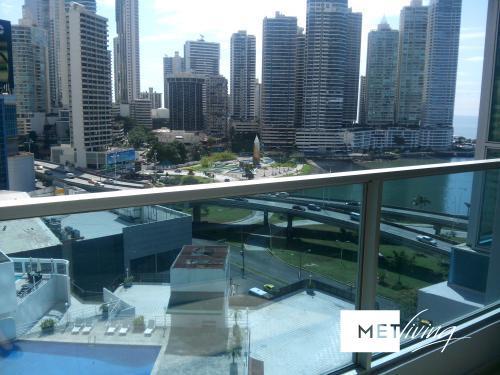 Alquilo apartamento amoblado grand bay tower 1rec - id 5533