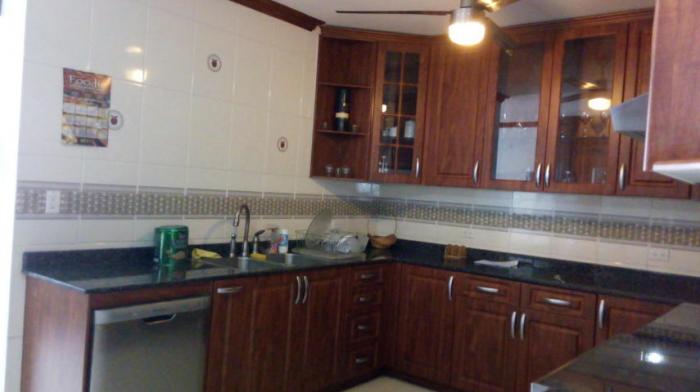 Alquilo apartamento en avenida balboa