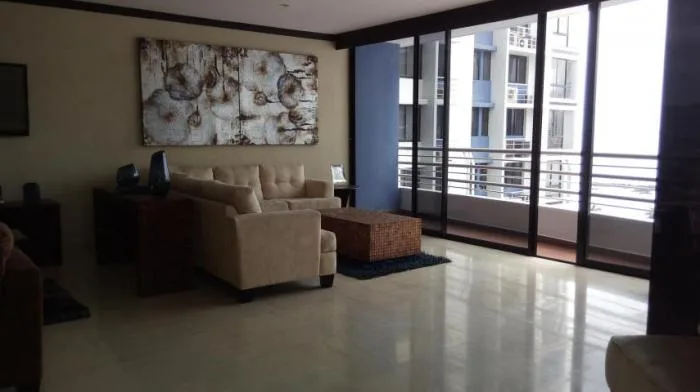 Alquilo apartamento en avenida balboa — 5