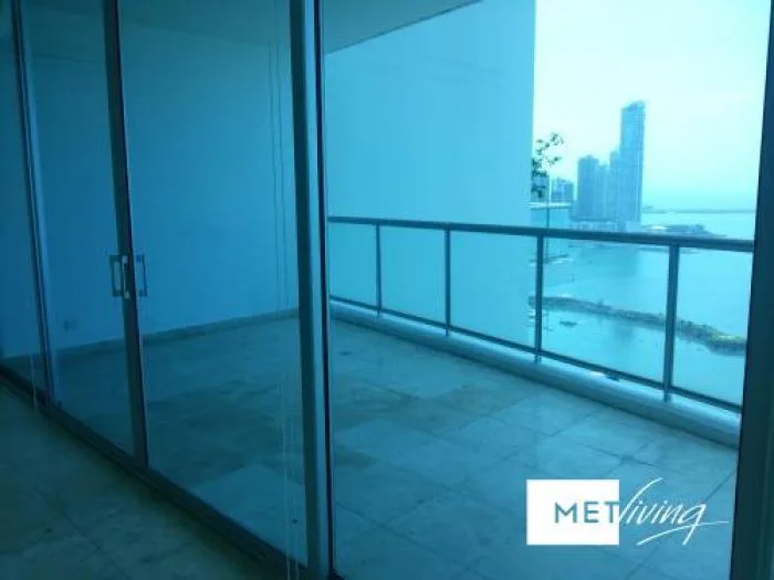 Alquilo apartamento -ave balboa ph sky 2rec - id 5355 — 5