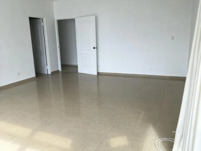 19-7826 af gran apartamento en avenida balboa se vende — 3