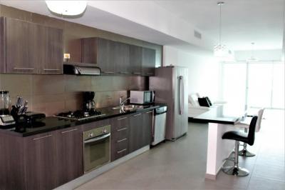 Bello apartamento en venta en lujoso y moderno ph , ventilado e iluminando piso alto amoblado de 3 r