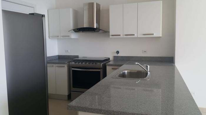 Apartment for rent in ave balboa ph waters upper floor