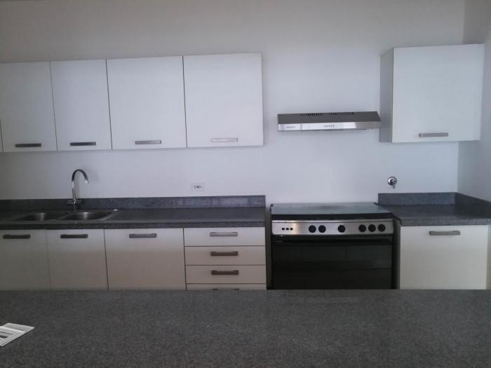 19-9175 af se alquila en avenida balboa gran apartamento
