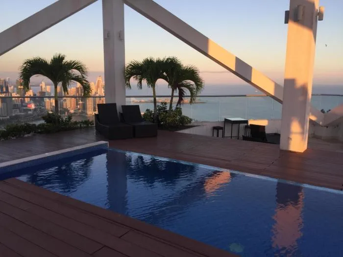 19-9172 af fantástico apartamento en avenida balboa se vende — 3