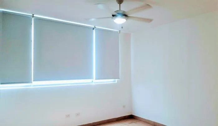 Ganga!!! avalúo $260,000.00, bella área social frente al mar — 3