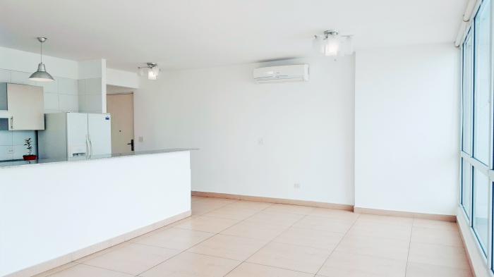 Ganga!!! avalúo $260,000.00, bella área social frente al mar
