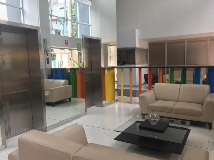 Alquilo o vendo nueva oficina amoblada — 2