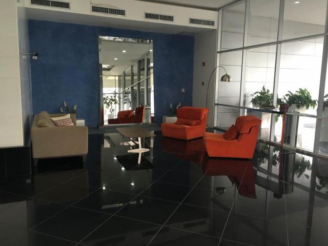 19-2564 af amplio apartamento en venta en avenida balboa