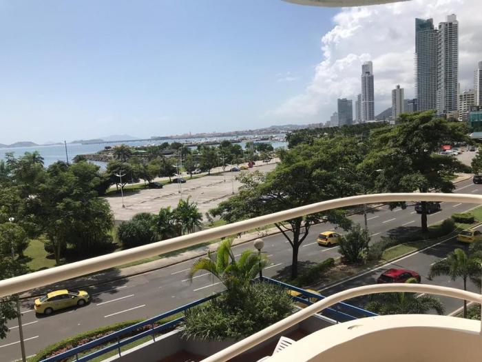 I rent beautiful apartment in avenida balboa
