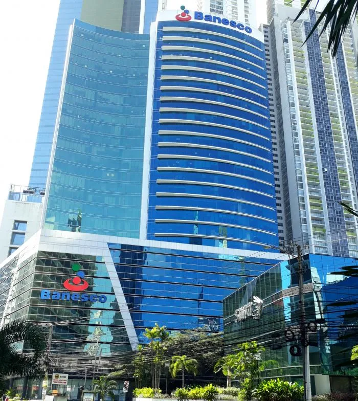 Torre banesco. 2 estacionamientos. a una cuadra de cinta costera — 3