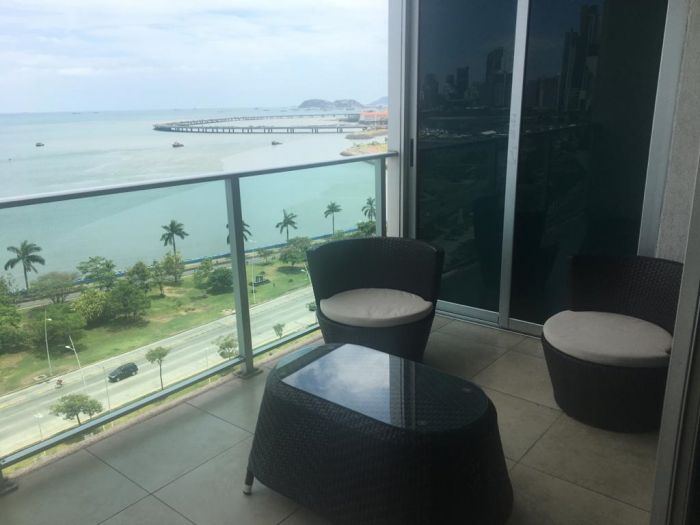 Apartment for sale as an investment facing the sea