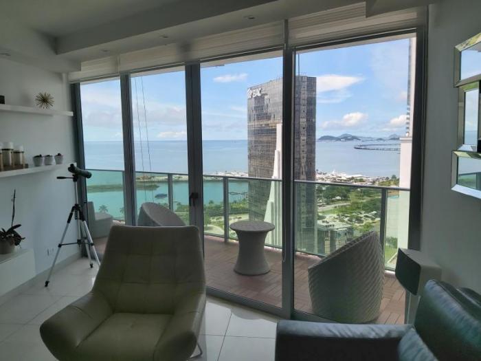 Apartment for rent, avenida balboa, with nursery in the building