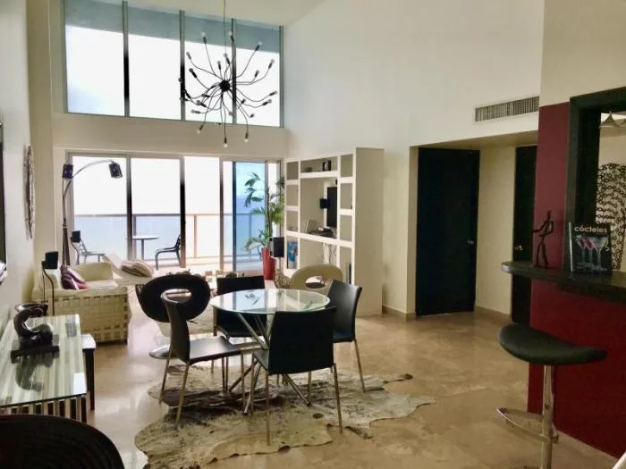 Alquilo apartamento, avenida balboa, duplex con vista al mar  — 2