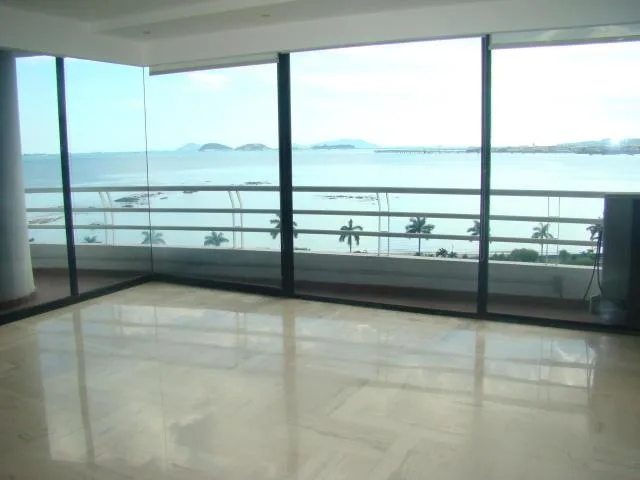 Avenida balboa los delfines 280mts *2010600ppz* — 5