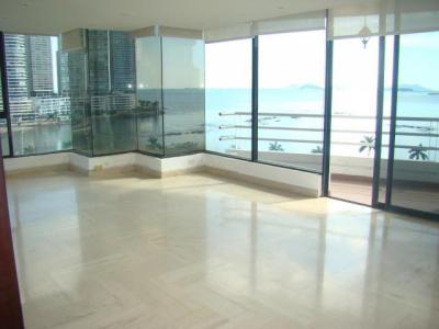 This fabulous 280 m2 apartment in ph los delfines, is a perfect combination of spaciousness, eleganc