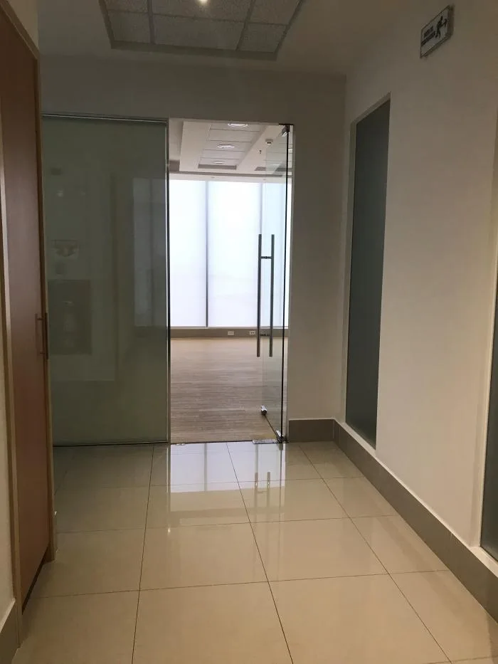 Se alquila oficina en bella vista — 4