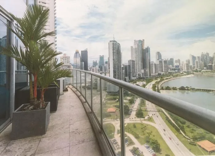 Se vende apartamento de dos pisos frente al mar — 4