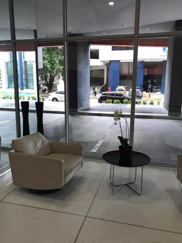 Se alquila apartamento amoblado frente al mar — 2