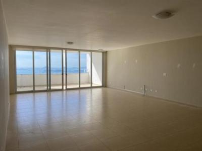 Espectacular apartamento en alquiler sobre la avenida balboa. ubicacion privilegiada frente al mar. 