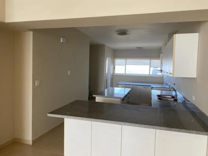 Waters on the bay avenida balboa 3rec. ppz211850 — 3