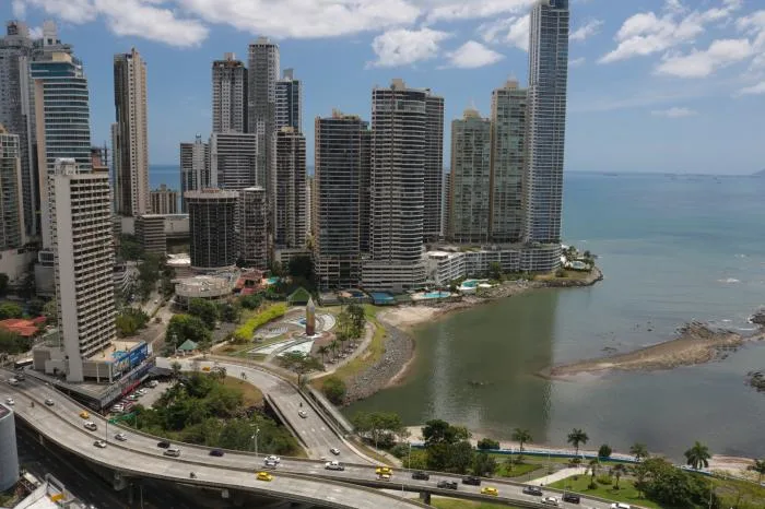 Su hogar frente al mar — 2