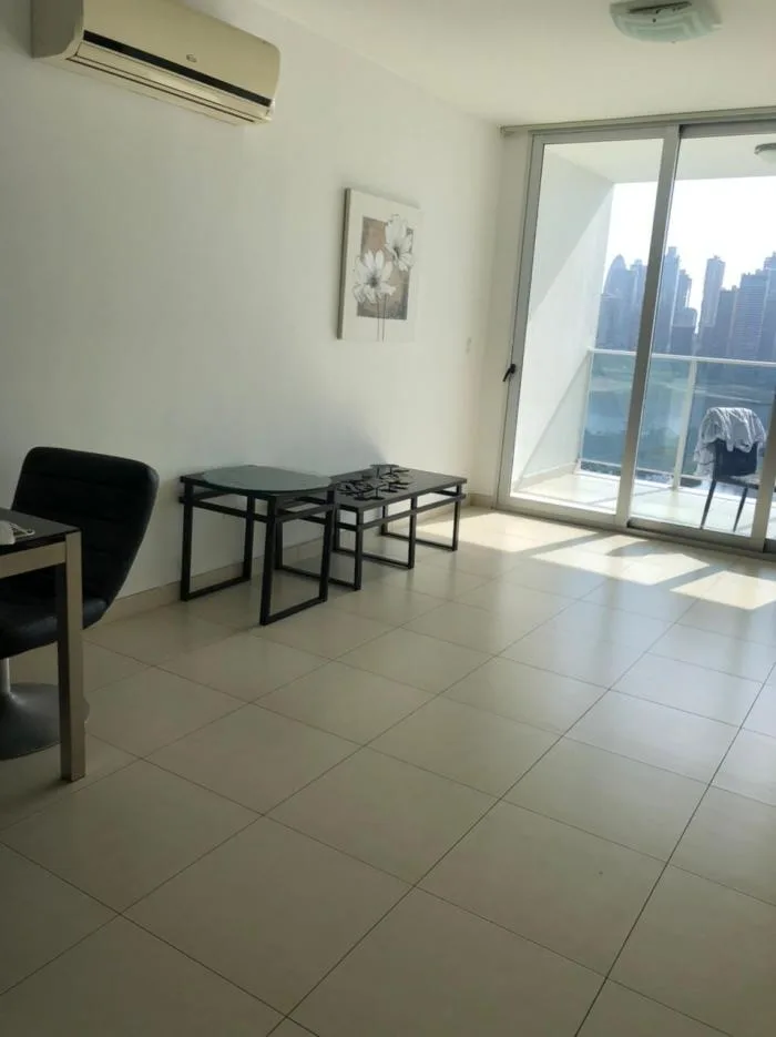 Se alquila apartamento en ave balboa - 1 recamara - amoblado — 2