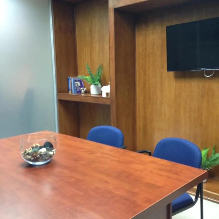 Se alquila: oficina en ocean business plaza con divisiones en $1000 — 3
