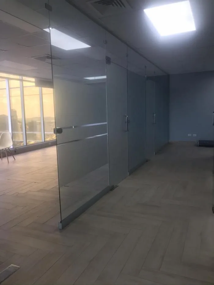 ¡hermosa oficina en bicsa financial center! oportunidad de alquiler — 3