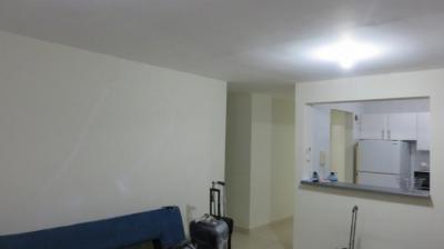 Apartment rental with terrace, spacious, 3 bedrooms 2 bathrooms the building has a social area with 